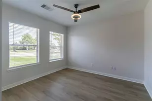 16711 Hollow Ridge Rd, Houston, TX 77053 - Photo 11