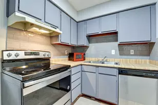 9350 Country Creek Dr, Houston, TX 77036 - Photo 11