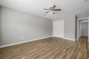 6918 Irvington Blvd, Houston, TX 77022 - Photo 9