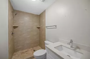 6918 Irvington Blvd, Houston, TX 77022 - Photo 11