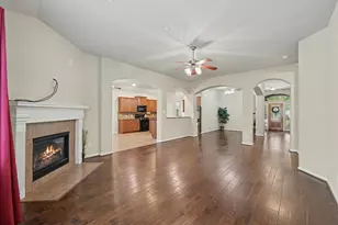 1912 Hill Manor Dr, Conroe, TX 77304 - Photo 9