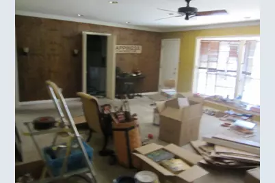 111 Elmwood Street, Huntsville, TX 77320 - Photo 3