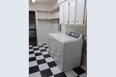 111 Elmwood Street, Huntsville, TX 77320 - Photo 5