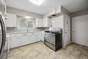 2327 Swift Blvd, Houston, TX 77030 - Photo 11