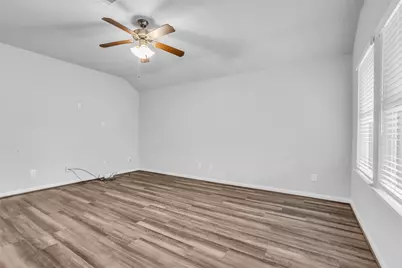 827 Cloverdale Drive, Rosharon, TX 77583 - Photo 11