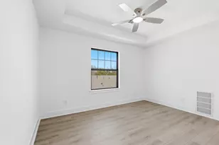 230 S Y St, La Porte, TX 77571 - Photo 11