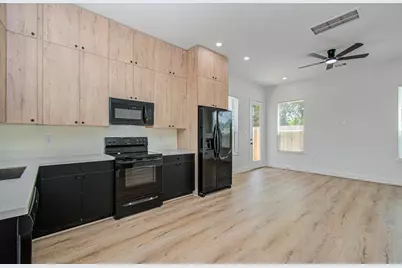 1308 Tarley Street #A, Houston, TX 77009 - Photo 5