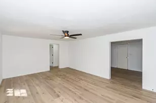 211 W South St, Alvin, TX 77511 - Photo 19