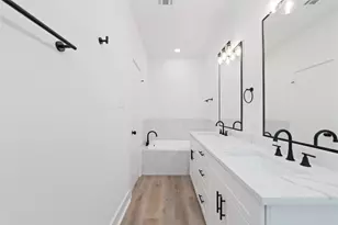 810 Elkhart St, Houston, TX 77091 - Photo 37