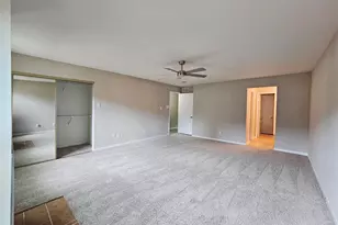 9800 Pagewood Ln, Houston, TX 77042 - Photo 25