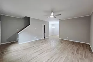 9800 Pagewood Ln, Houston, TX 77042 - Photo 7
