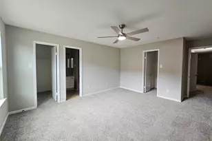 9800 Pagewood Ln, Houston, TX 77042 - Photo 33