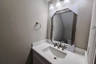 9800 Pagewood Ln, Houston, TX 77042 - Photo 11