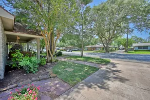1026 Atchison St, Sealy, TX 77474 - Photo 5