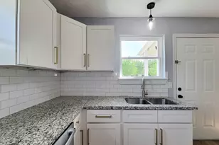 4538 Clover St, Houston, TX 77051 - Photo 13