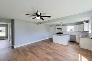 4538 Clover St, Houston, TX 77051 - Photo 9