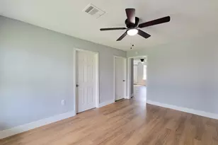 4538 Clover St, Houston, TX 77051 - Photo 5