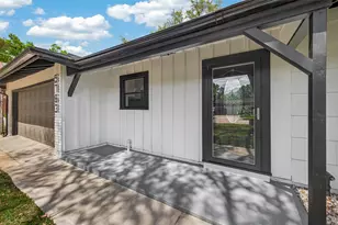 5763 Thrush Dr, Houston, TX 77033 - Photo 5