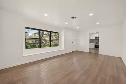 5763 Thrush Drive, Houston, TX 77033 - Photo 7