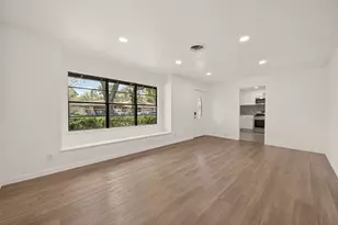 5763 Thrush Dr, Houston, TX 77033 - Photo 7