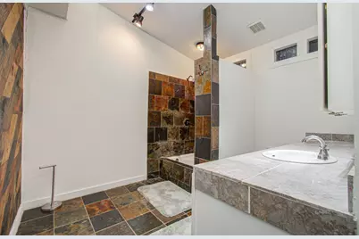 5419 Gulfton Street #G, Houston, TX 77081 - Photo 5