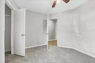 12210 Lambeth Palace Dr, Houston, TX 77066 - Photo 15