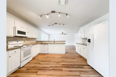 11 Orion Star Court, The Woodlands, TX 77382 - Photo 17