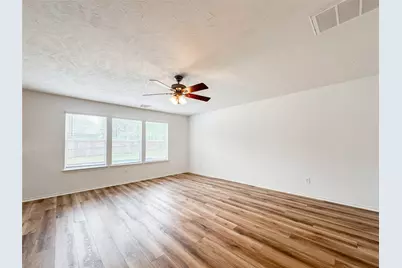 11 Orion Star Court, The Woodlands, TX 77382 - Photo 9