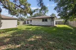 6022 Beaudry Dr, Houston, TX 77035 - Photo 25