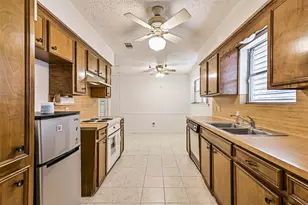 1426 Scott St, La Marque, TX 77568 - Photo 13