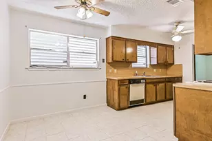 1426 Scott St, La Marque, TX 77568 - Photo 11