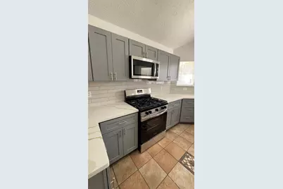 3910 Ebury Drive, Houston, TX 77066 - Photo 9