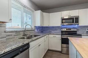 442 Pompano St, Bayou Vista, TX 77563 - Photo 9