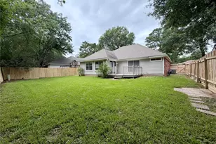 4006 Hunnington Dr, Conroe, TX 77303 - Photo 17