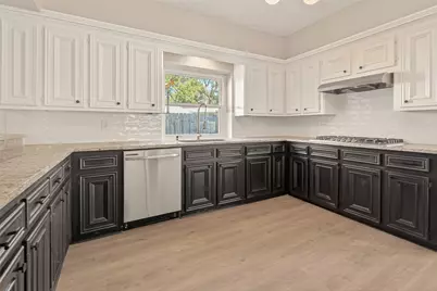 1709 Coles Farm Drive, Sugar Land, TX 77478 - Photo 9