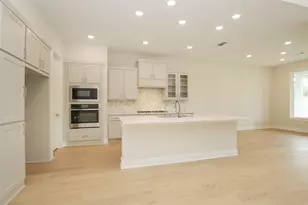 8018 Hingham Ln, The Woodlands, TX 77389 - Photo 13