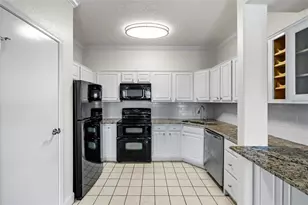 921 Marine Dr, Galveston, TX 77550 - Photo 9
