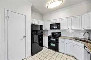 921 Marine Dr, Galveston, TX 77550 - Photo 7