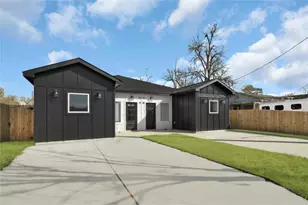 8402 Double St, Houston, TX 77088 - Photo 3