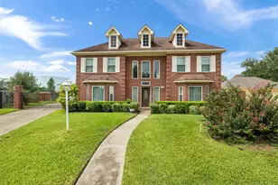 9718 Deverell Dr, Sugar Land, TX 77498 - Photo 5