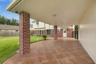 9718 Deverell Dr, Sugar Land, TX 77498 - Photo 29