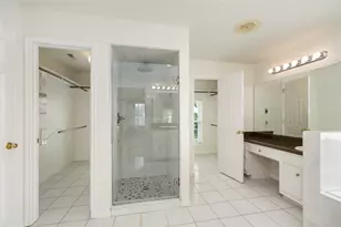 9718 Deverell Dr, Sugar Land, TX 77498 - Photo 21