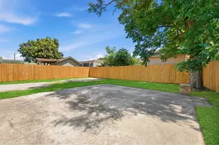 9330 E Avenue L, Houston, TX 77012 - Photo 19