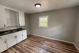 211 W South St, Alvin, TX 77511 - Photo 3