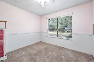 10 Kenny Ct, Alvin, TX 77511 - Photo 19