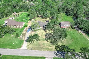 10 Kenny Ct, Alvin, TX 77511 - Photo 39