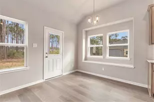 229 Crestview Dr, West Columbia, TX 77486 - Photo 5