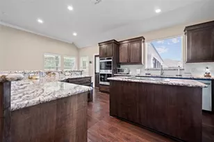 572 Pinchback Dr, Anahuac, TX 77514 - Photo 17