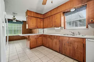 2208 Wyoming St, Baytown, TX 77520 - Photo 11