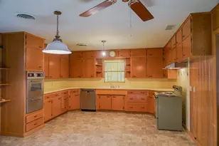 502 S Washington St, El Campo, TX 77437 - Photo 3